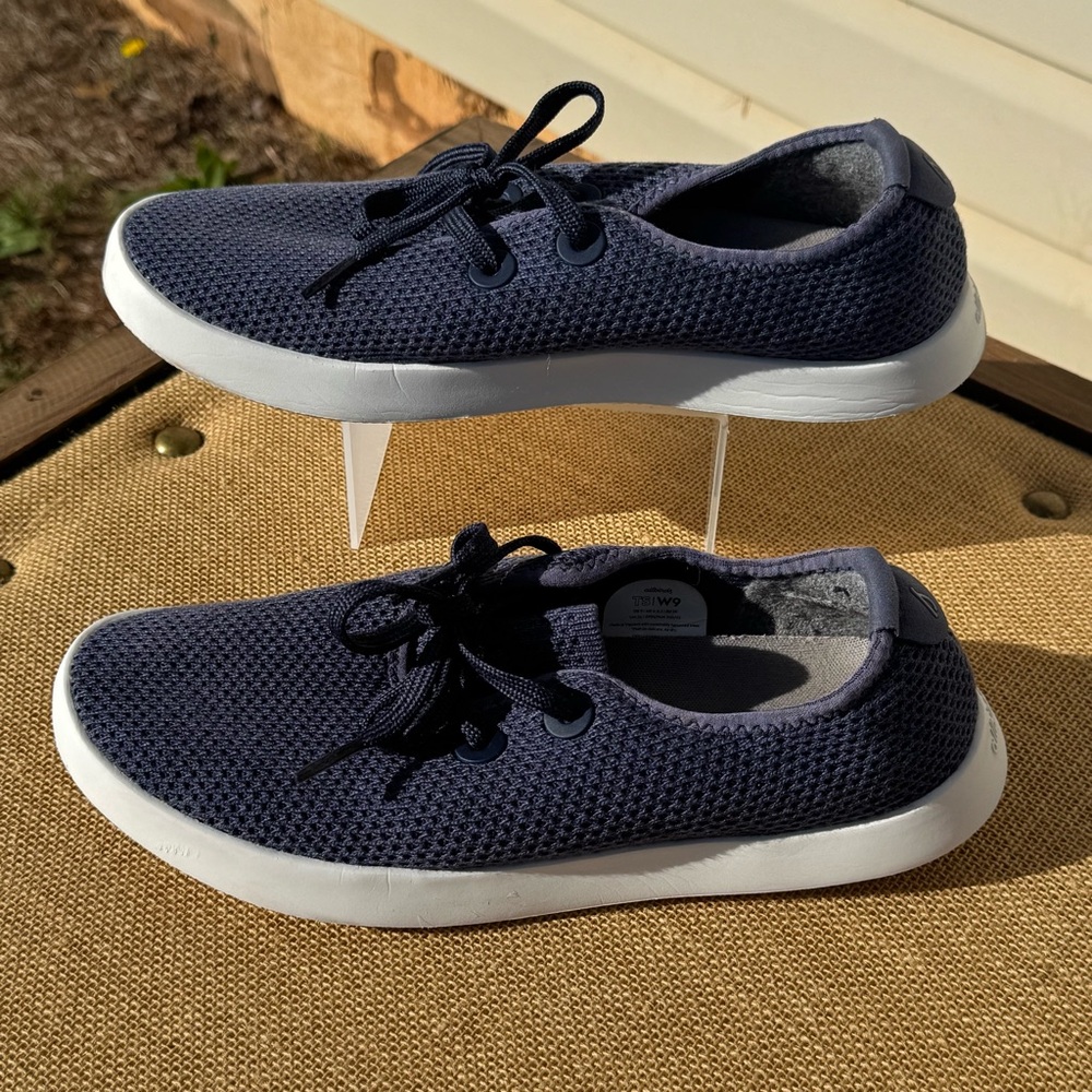 Allbirds Navy Blue Women’s Size 9 Sneakers
